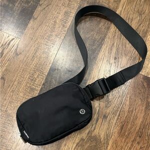Lululemon Everywhere Belt Bag